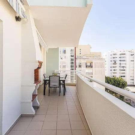 Algarve Modern Flat Pool-parking-ac Nearby *