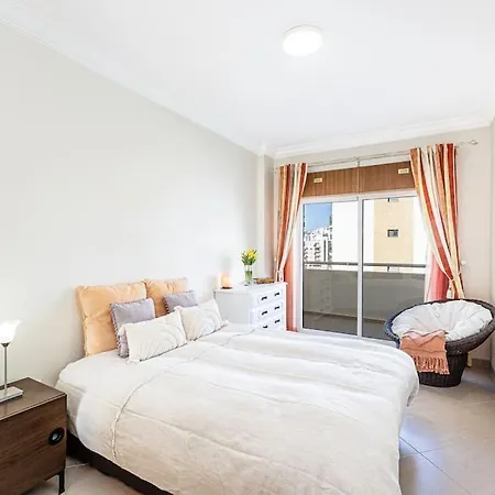 Algarve Modern Flat Pool-parking-ac Nearby Distretto di Faro